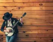 Perché la Musica Country non Ha Conquistato il Mondo: Un'Analisi delle Sue Radici Americane e dei Limiti di Espansione Globale